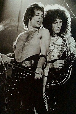 one of my fav. pics of Freddie and Brian onstage
